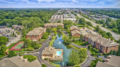 Very nice, well maintained spacious condo. This is the largest - photo 2