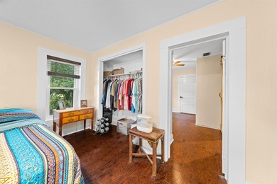 Charming 2-bedroom, 1-bath home situated on a 0.26-acre lot - photo 12