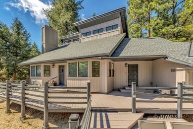 This lovely home is only 5 minutes away from the center of town - photo 3