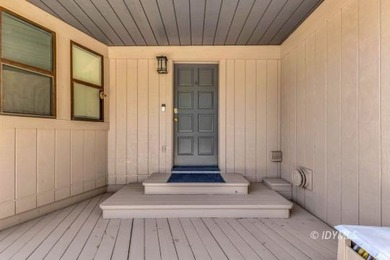 This lovely home is only 5 minutes away from the center of town - photo 9