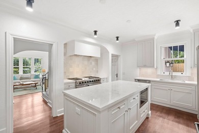 Situated in the heart of Historic Northwood, this stunning 1926 - photo 30