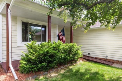Welcome home to this warm and inviting two-owner property - photo 1