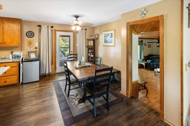 Welcome home to this warm and inviting two-owner property - photo 10