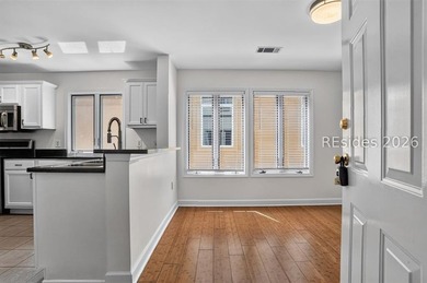 Looking for a spacious townhome in the heart of Old Town - photo 2