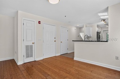 Looking for a spacious townhome in the heart of Old Town - photo 3