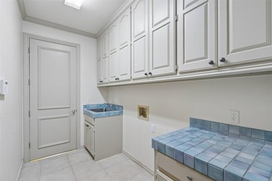 Built by renowned custom builder Matt Wilson, this beautifully - photo 29