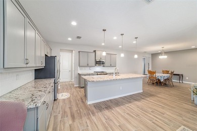 Welcome to this beautifully maintained home with fenced yard in - photo 30