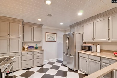 Resort-style living with endless staycations awaits on Lake - photo 31