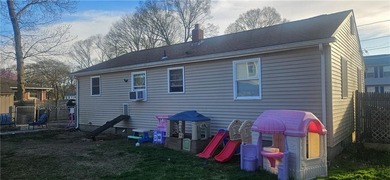 Sharp, renovated 3 bedroom ranch located in a great area which - photo 2