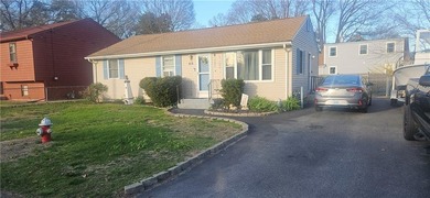 Sharp, renovated 3 bedroom ranch located in a great area which - photo 3
