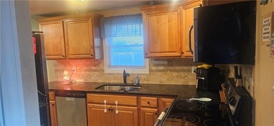Sharp, renovated 3 bedroom ranch located in a great area which - photo 8