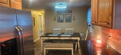 Sharp, renovated 3 bedroom ranch located in a great area which - photo 9