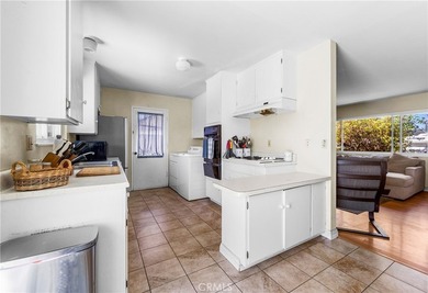 Exceptional Value in Huntington Beach - Priced to sell !!! - photo 11