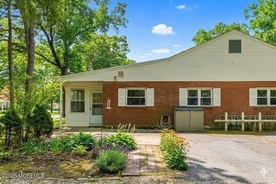 Updated Private Retreat in Cedar Glen Homes Looking for a - photo 2