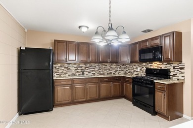 Updated Private Retreat in Cedar Glen Homes Looking for a - photo 7