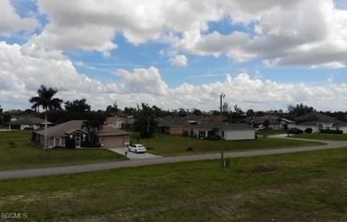 Discover the perfect blend of waterfront living and golf access - photo 2