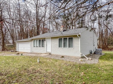 Little Crooked Lake Home For Sale in Dowagiac Michigan