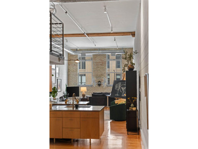 This unique true loft offers a flexible - photo 11