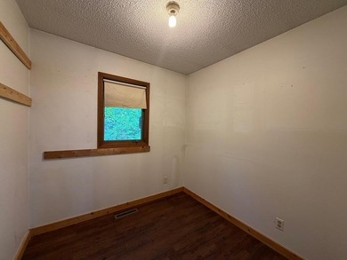 Perfect start to Country Living! If you are looking for a - photo 15