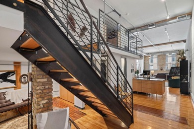 This unique true loft offers a flexible - photo 18