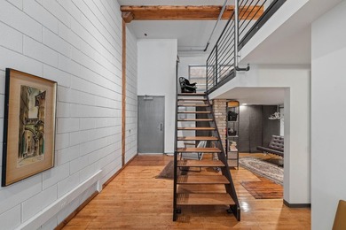 This unique true loft offers a flexible - photo 19