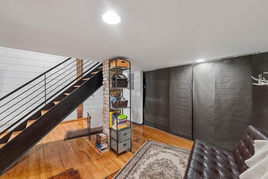 This unique true loft offers a flexible - photo 21