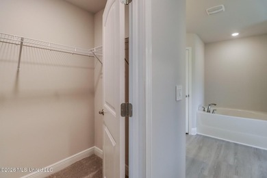 Located in North Swan Estates, this beautifully maintained - photo 22