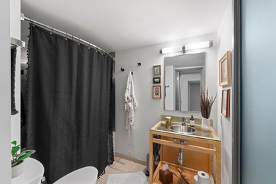 This unique true loft offers a flexible - photo 23
