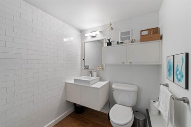 This unique true loft offers a flexible - photo 29