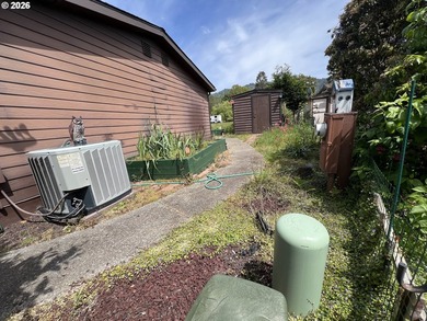 Most secluded for a mobile home park setting, a corner lot of a - photo 3