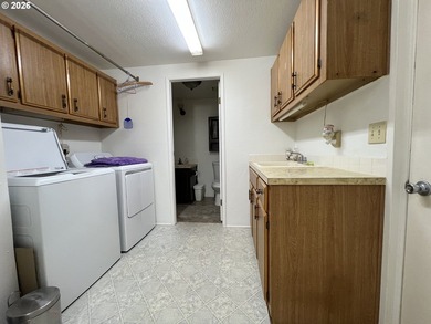 Most secluded for a mobile home park setting, a corner lot of a - photo 10
