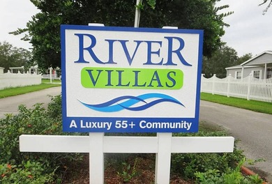 St. Johns River Home For Sale in Satsuma Florida