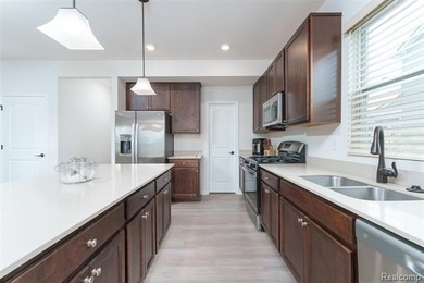 Welcome to this beautifully maintained 2022 custom built modern - photo 14