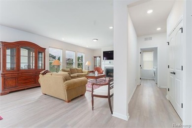 Welcome to this beautifully maintained 2022 custom built modern - photo 19