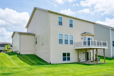 Welcome to this beautifully maintained 2022 custom built modern - photo 29