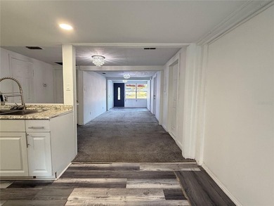 Excellent income-producing opportunity in Lakeland featuring a - photo 4