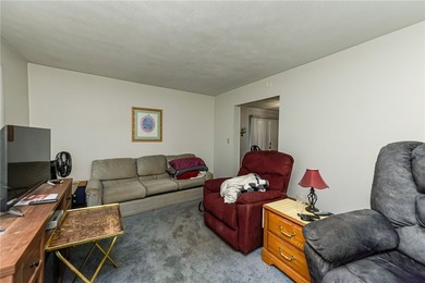 Welcome to 47 Chippendale Rd! This two bedroom home offers a - photo 13