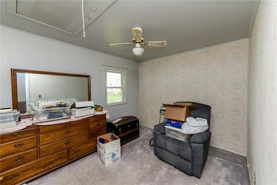 Welcome to 47 Chippendale Rd! This two bedroom home offers a - photo 14