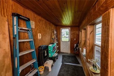 Welcome to 47 Chippendale Rd! This two bedroom home offers a - photo 19