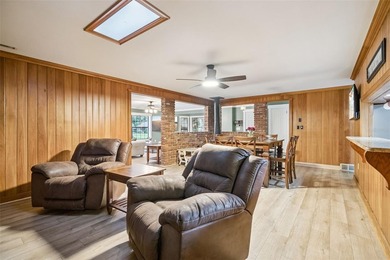 Welcome home to this spacious and versatile 5-bedroom, 3-bath - photo 5