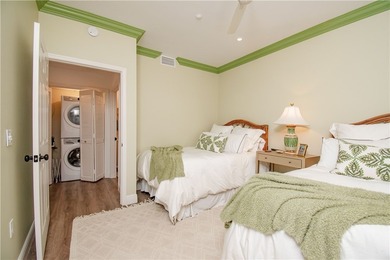 Beautifully renovated 1st floor waterfront condo in Harbor - photo 25