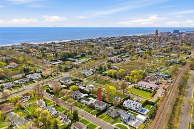 Beautifully designed home in a prime Deal location--this truly - photo 3