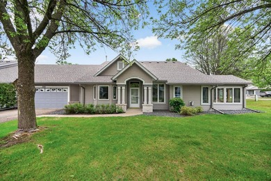 Welcome home to this great, single level townhome in high-demand - photo 1