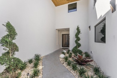 Coastal luxury meets modern perfection in this absolutely - photo 3