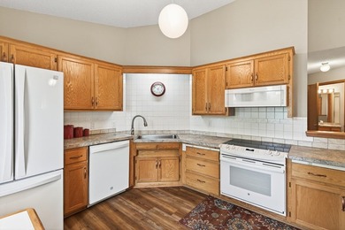Welcome home to this great, single level townhome in high-demand - photo 6