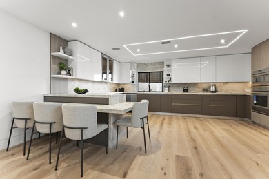 Coastal luxury meets modern perfection in this absolutely - photo 10