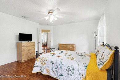 Welcome to this beautifully maintained 4-bdrm, 3-bath home - photo 14