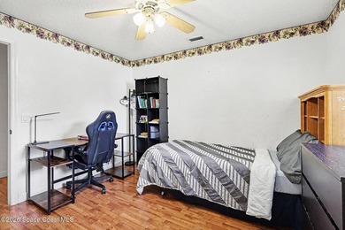 Welcome to this beautifully maintained 4-bdrm, 3-bath home - photo 18