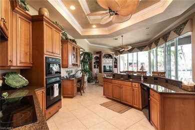 Beautiful, Bayfront Home w/Spectacular, Panoramic, Western Bay - photo 5