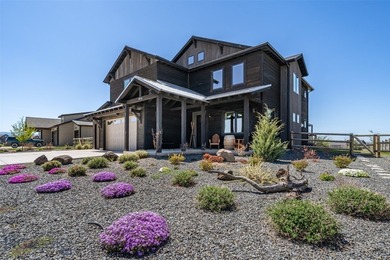 Expansive modern farmhouse on the park at White Horse Ranch - photo 3